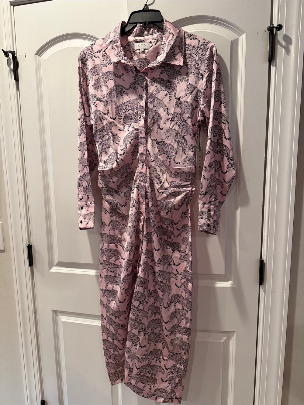 On The Go By Tail Pink Leopard-Print Midi Shirt Dress